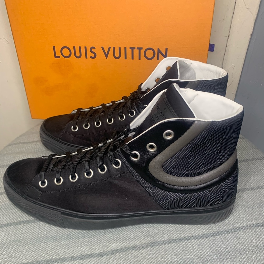 Louie Vuitton sneakers size 9.5